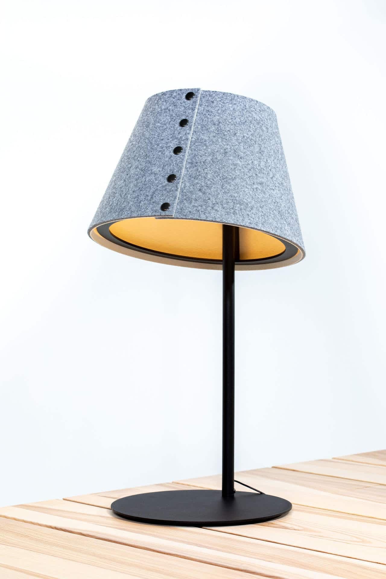 Akoestische lamp - lampenkap gemaakt van petvilt