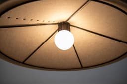 Akoestische designlamp van vilt